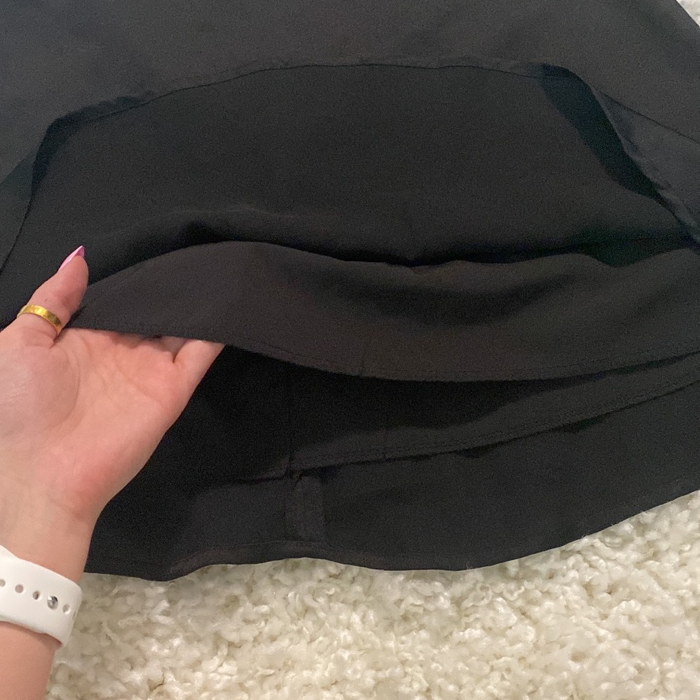 Silky black skirt - Picture 4 of 6